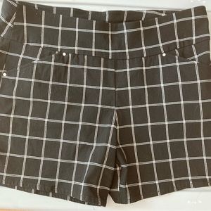 I.N.C Women’s Black Plaid Shorts Size 12